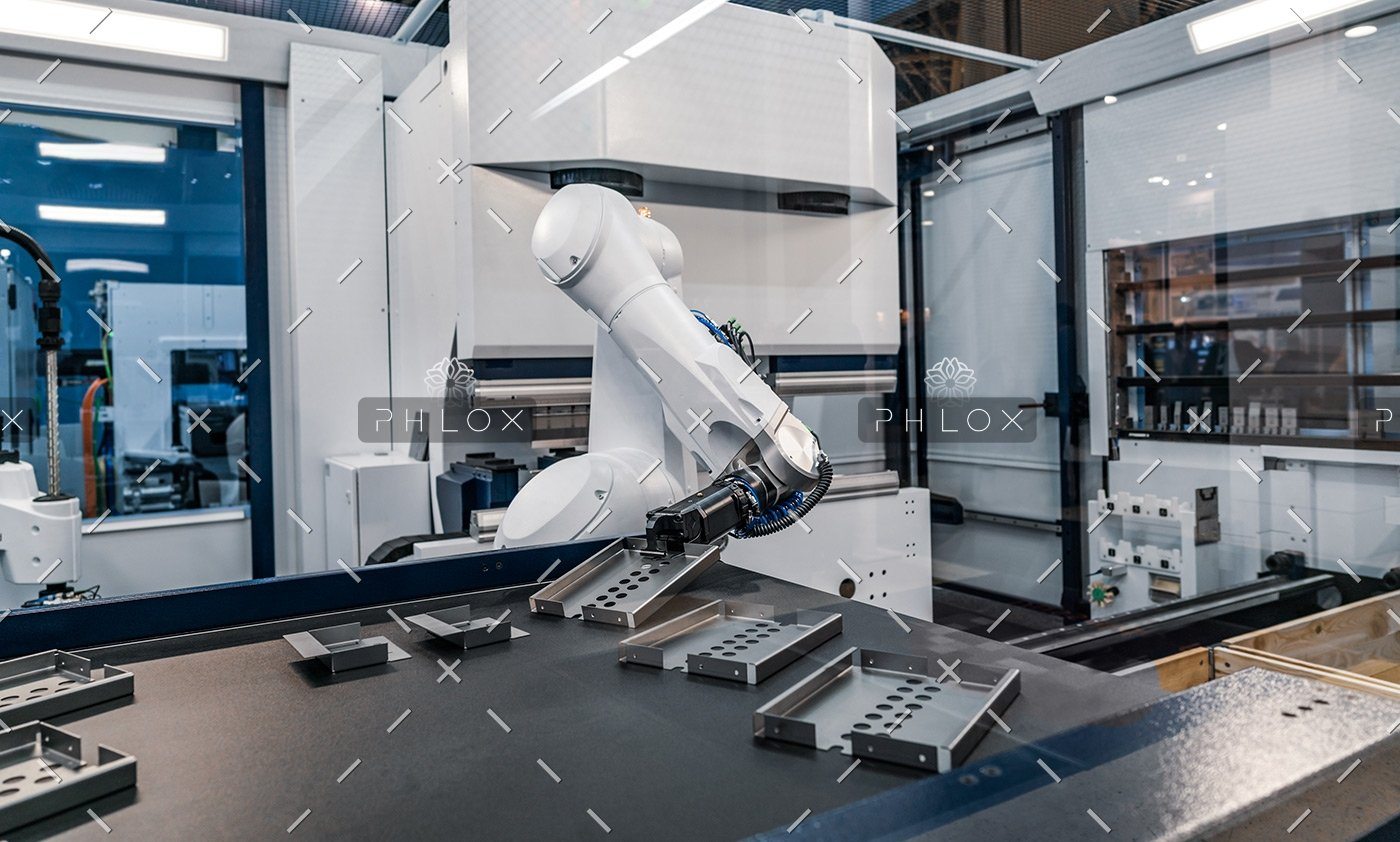 demo-attachment-110-robotic-arm-modern-industrial-technology-DUCYZJ7